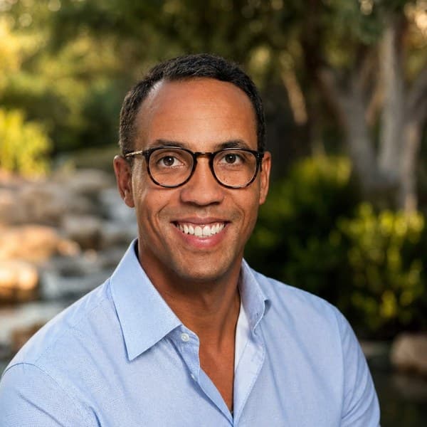 Dr. Nathan Seefelder